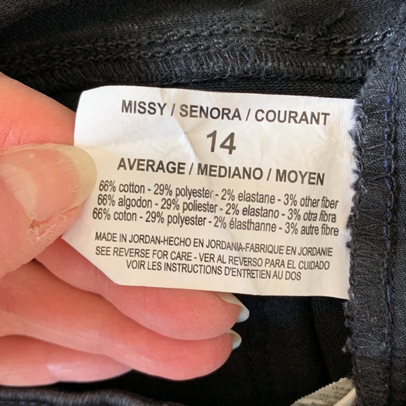 GV Black Curvy Skinny All Around Slimming Mid Rise Jeans - Picture 6 of 8